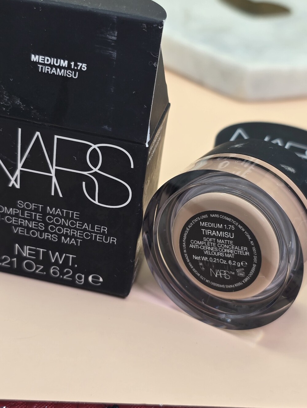 NARS Soft Matte Complete Concealer - Dark 0 Chocolat - Picture 4 of 4
